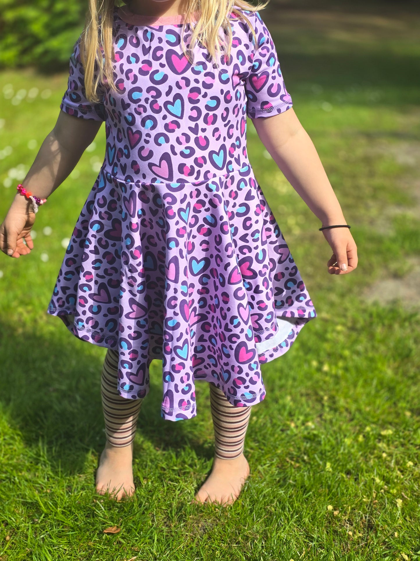 Stoff Meterware "Leo Herzen" lila - wilder Jersey & French Terry