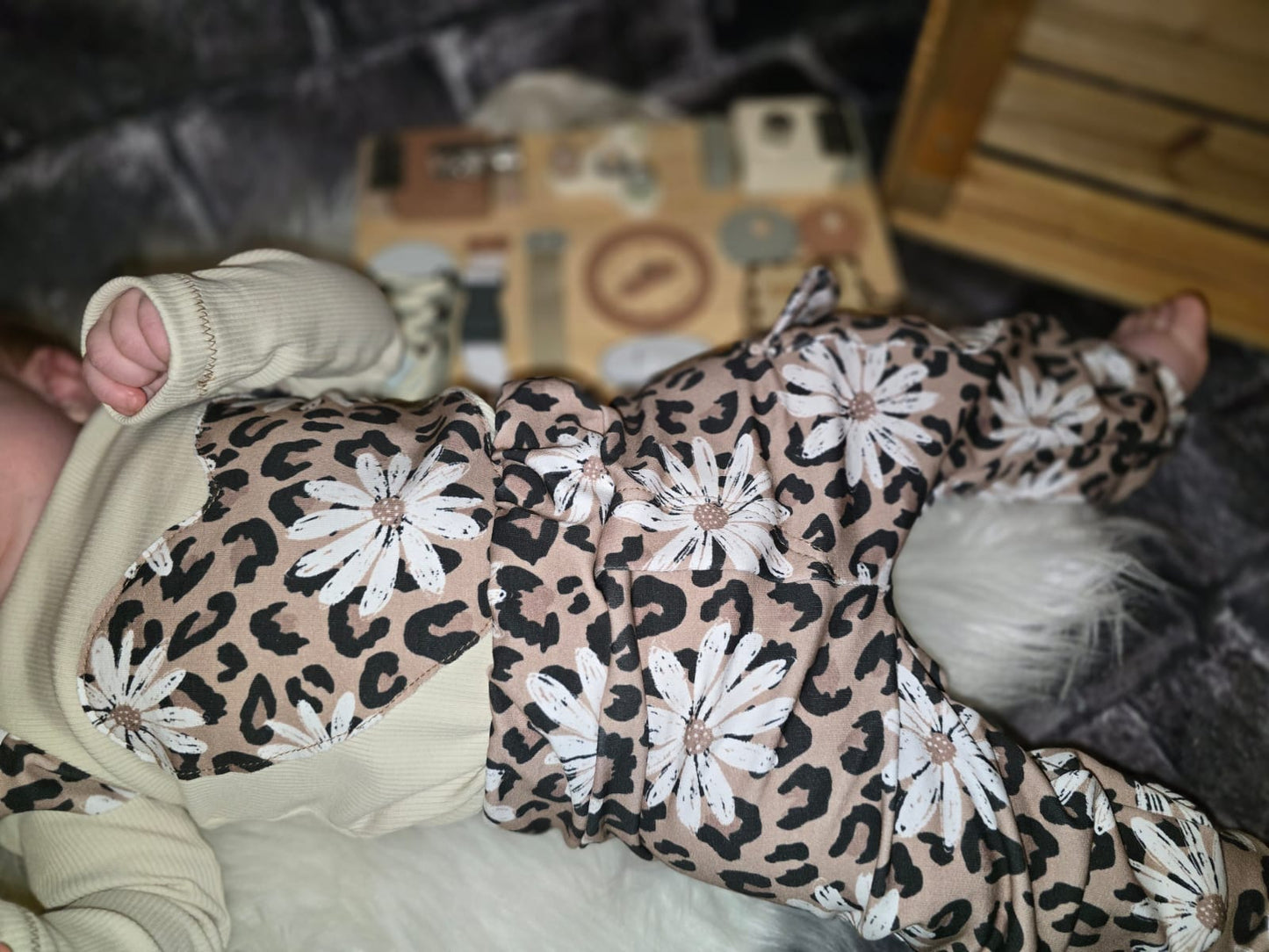 Stoff Meterware "Leo Daisy" - romantischer Jersey & French Terry
