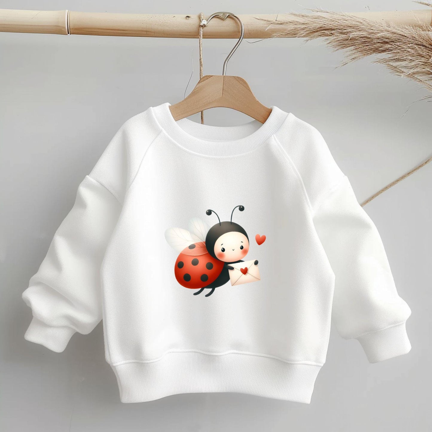 Bügelbild „Marienkäfer“ – Süßer Käfer mit Brief für Baby- & Kinderkleidung.