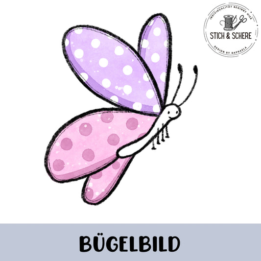 Verspieltes Bügelbild: Schmetterling mit lila und rosa, gepunkteten Flügeln, schwarzem Rand und weißem Körper – fliegt nach rechts.