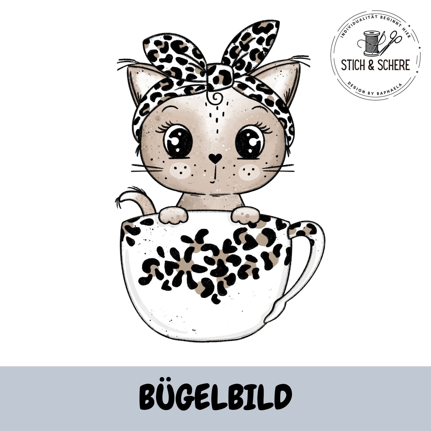 Tassenkitty mit Leo-Schleife in weißer Tasse mit Herz – Bügelbild von Katzengold-Designs