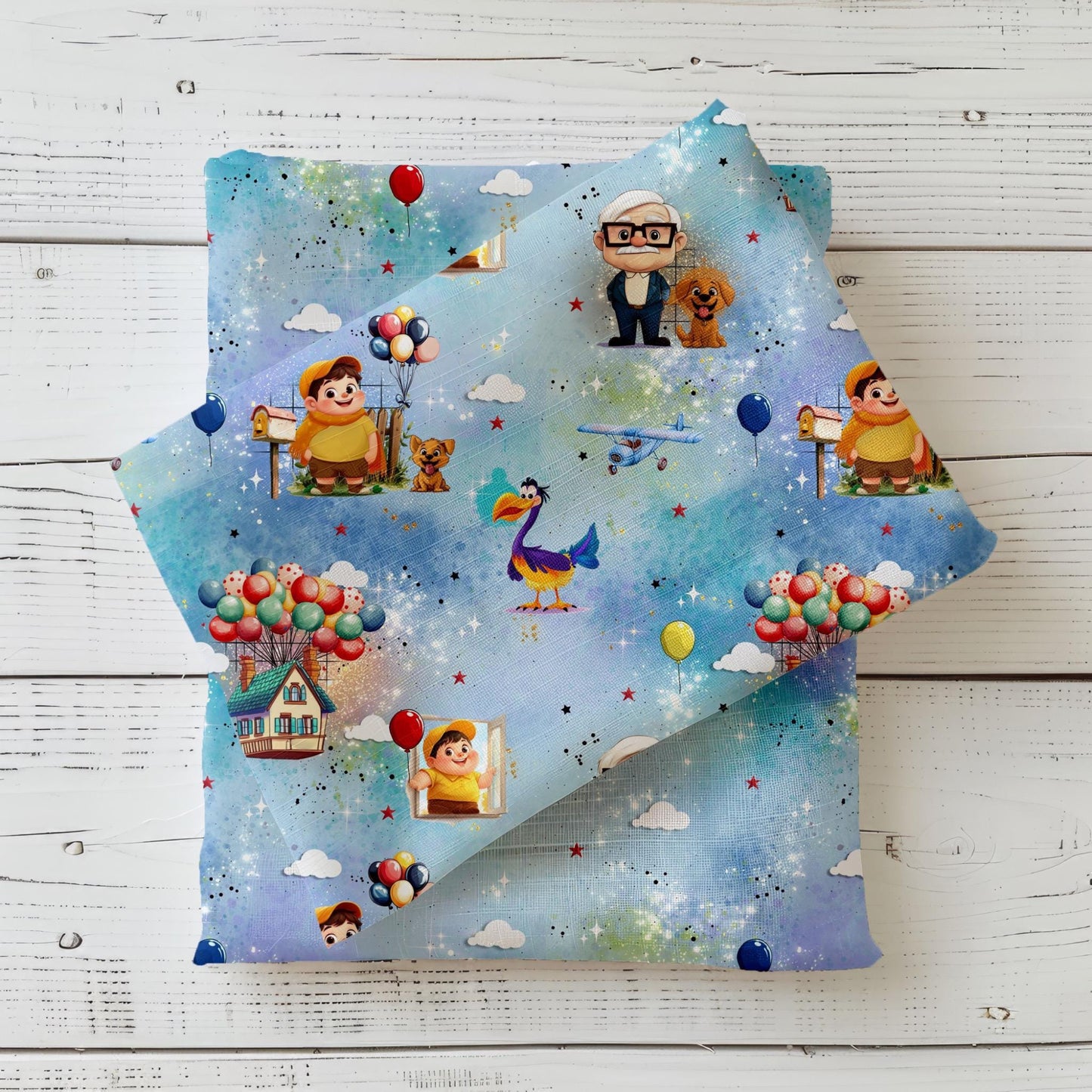 Fliegende Träume Kinderstoff mit Ballons, Wolken & magischem Himmel.