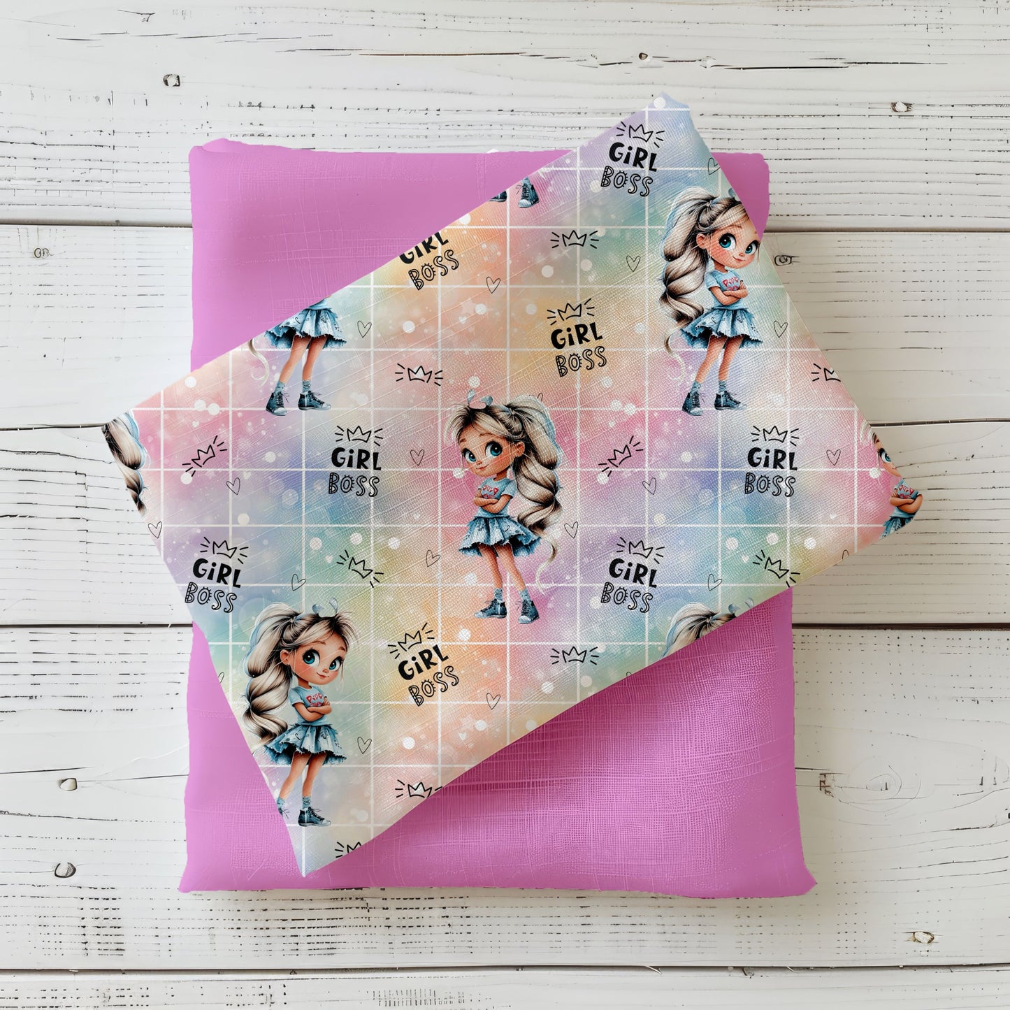 Stoffdesign Girl Boss – Gesamtansicht mit Power-Mädchen und buntem Hintergrund.