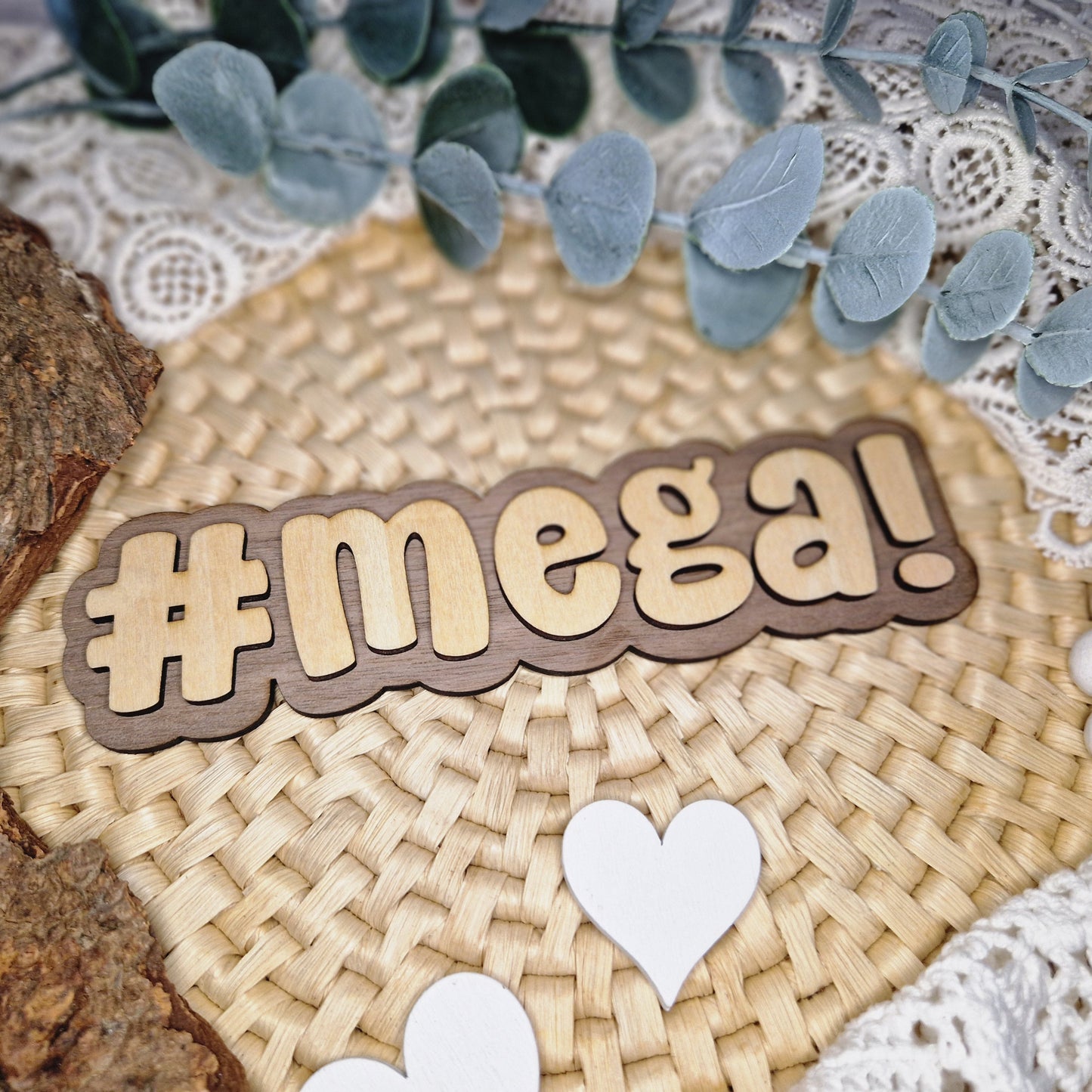 Kreativ & ausdrucksstark – #MEGA
🎨 Der Hashtag #MEGA bringt Energie und Style in deine Präsentationen.
Mit 15 x 4 cm die perfekte Größe für auffällige Flatlays.