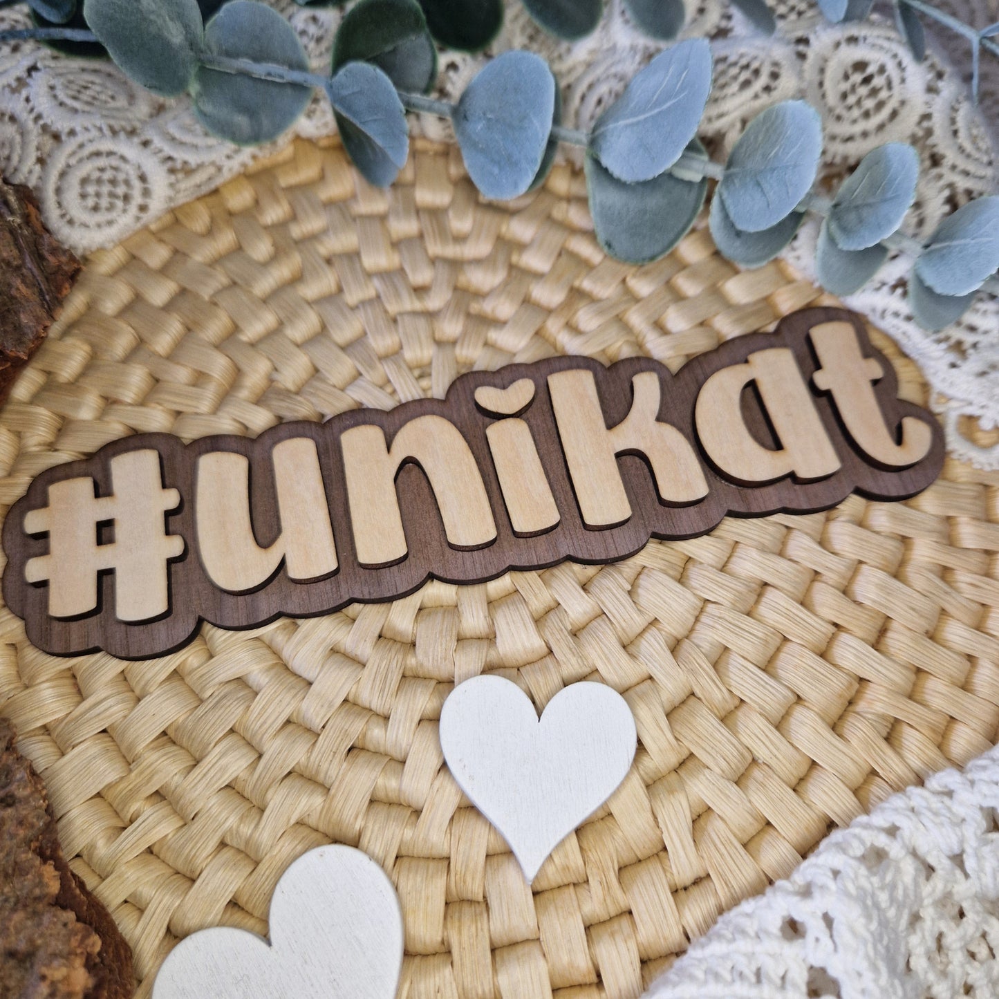 Für echte Liebhaberstücke – #UNIKAT
🎨 Der Hashtag #UNIKAT macht jedes Foto zu einem Blickfang.
Mit 16 x 4 cm die ideale Größe für kreative Präsentationen.