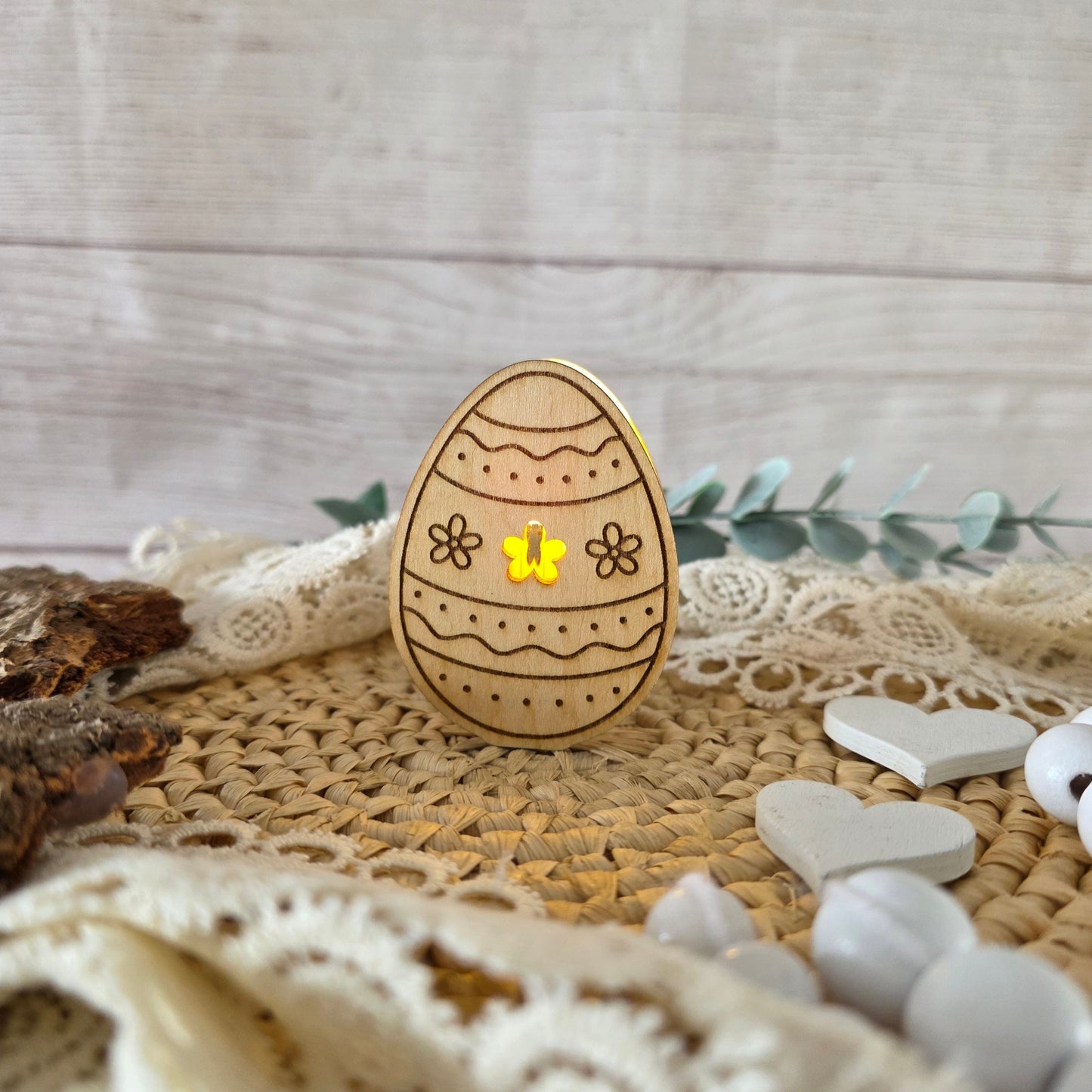 Oster-Ballonlicht Ei aus Holz mit LED als liebevolle Osterdekoration