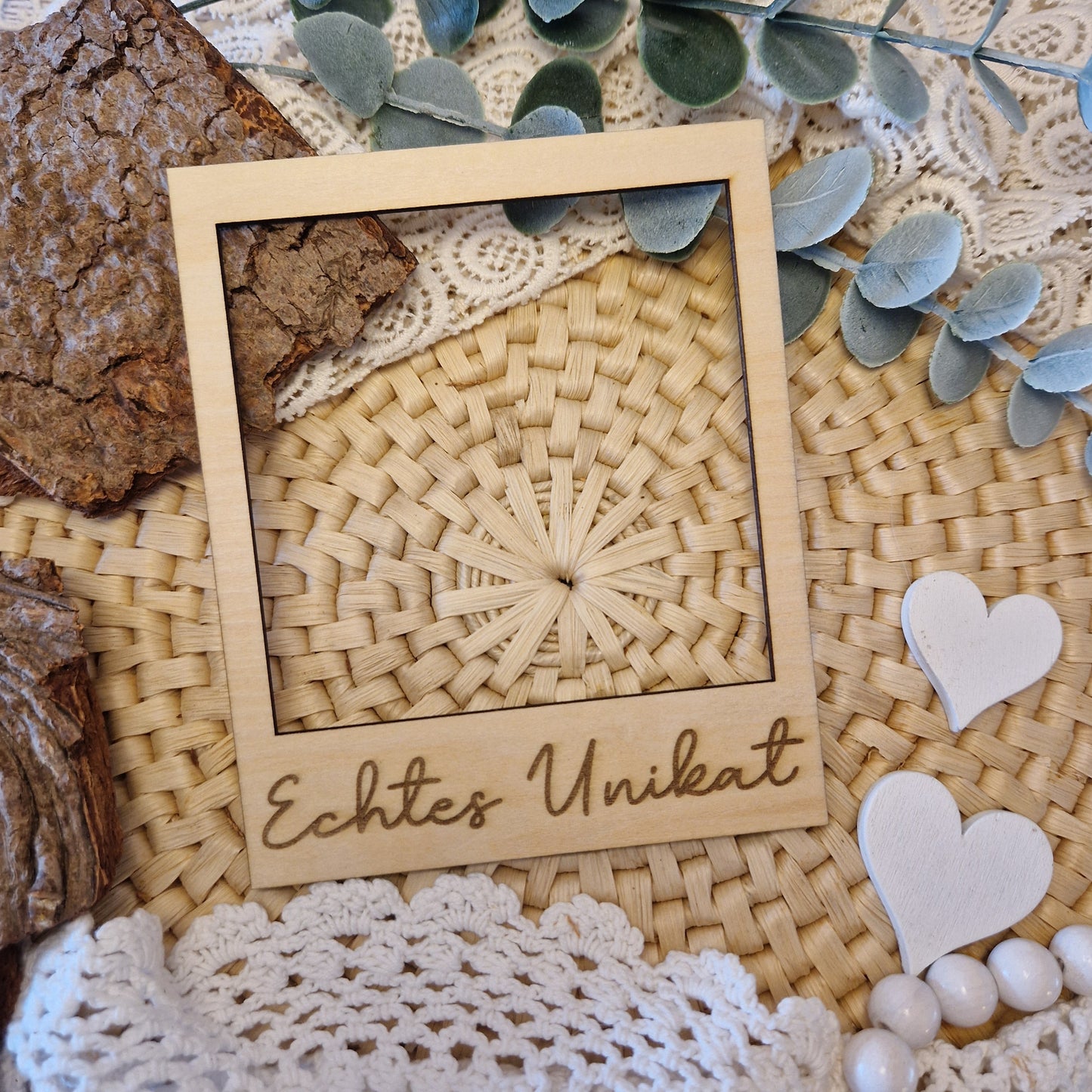 Polaroidrahmen aus Holz mit Gravur „Echtes Unikat“ – dekorativer Rahmen für Flatlays von einzigartigen Handmade-Produkten & Einzelstücken.