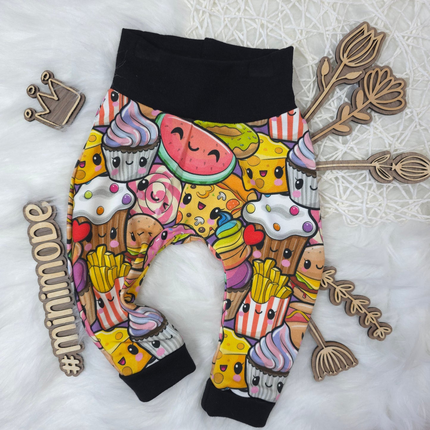 Baby Pumphose Größe 56 mit buntem Food Design aus French Terry handgemacht