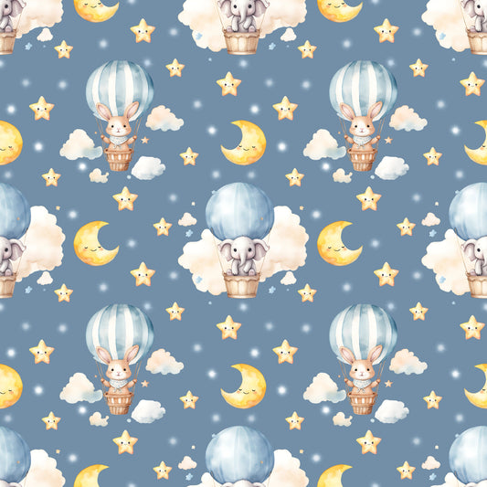 Stoffkachel „Ballontiere“: nahtloses Muster mit wiederholten Heißluftballons (Hase & Elefant), Monden, Sternen und Wolken auf dunklem Blau; gleichmäßig rapportiert.