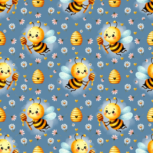 Stoffkachel „Bee Happy“: nahtloses Muster mit wiederholten Bienen, Körben, Gänseblümchen & Herzen auf taubenblauem Grund; gleichmäßig rapportiert.