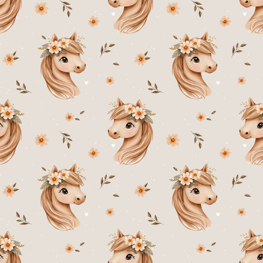 Naheaufnahme des Blumenpferd-Musters mit Pferdeillustrationen, kleinen Blüten und Blättern auf hellem, strukturiertem Hintergrund.