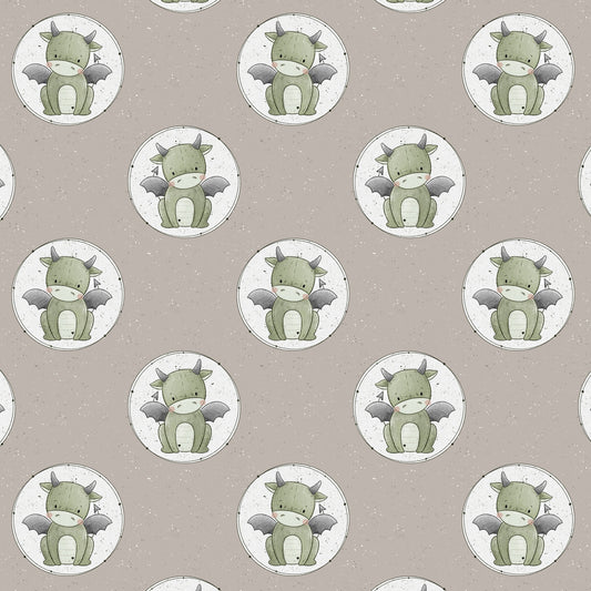 Stoffkachel „Button Drache“: nahtloses Muster mit kleinem grünen Drachen in runden Medaillons auf taupe; dezente Sprenkel, gleichmäßige Wiederholung in skandi-zarten Farben.