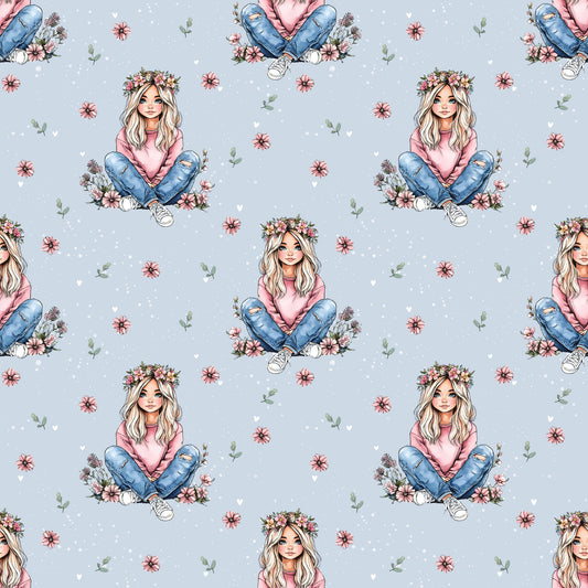 Detailansicht des Mädchen-mit-Blumen Stoffdesigns mit Blumenkranz und sanften Farbakzenten, perfekt für liebevolle Handmade-Projekte.