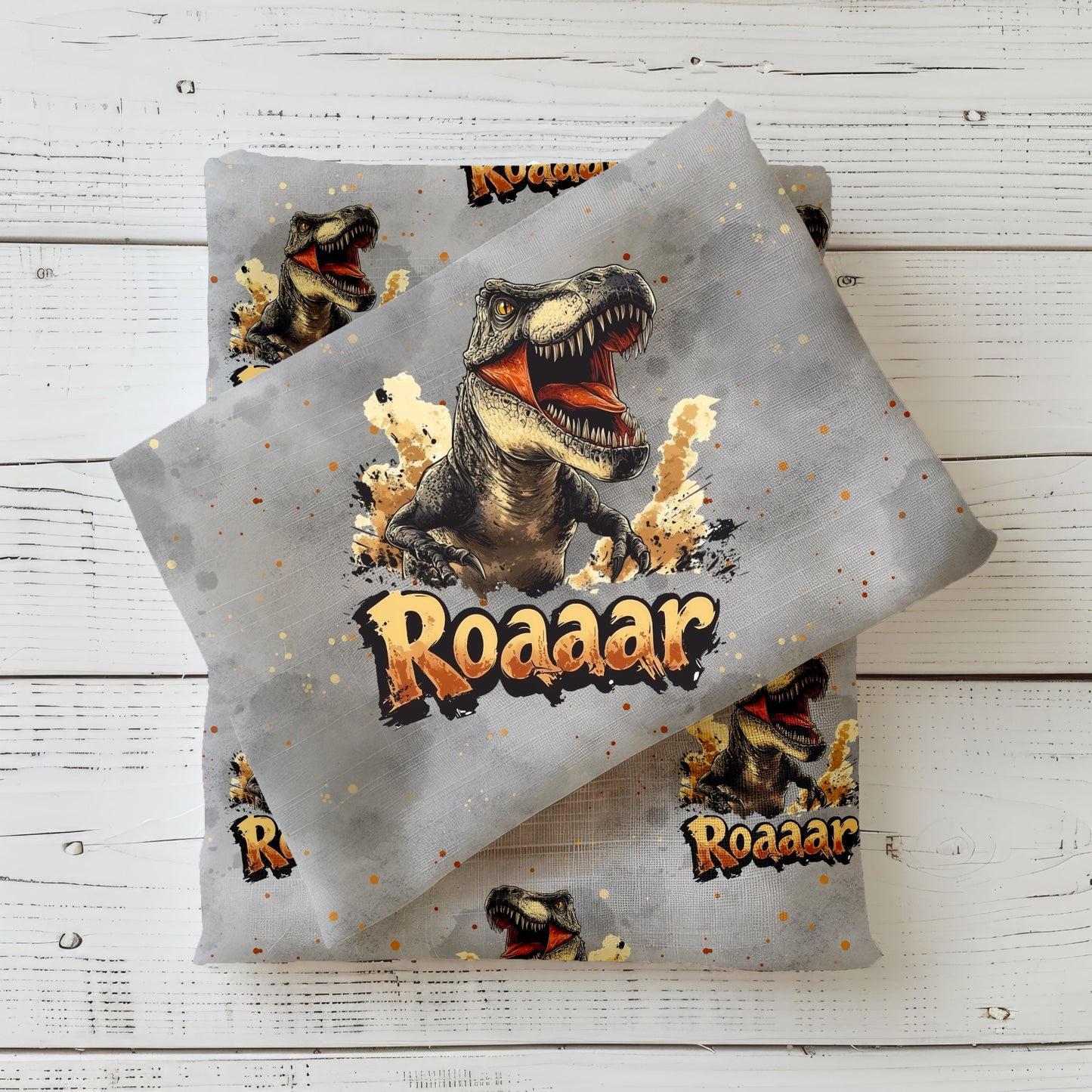 T-Rex Stoffpanel mit Musterstoff – cooles Dinosaurier-Motiv für Jungenkleidung.