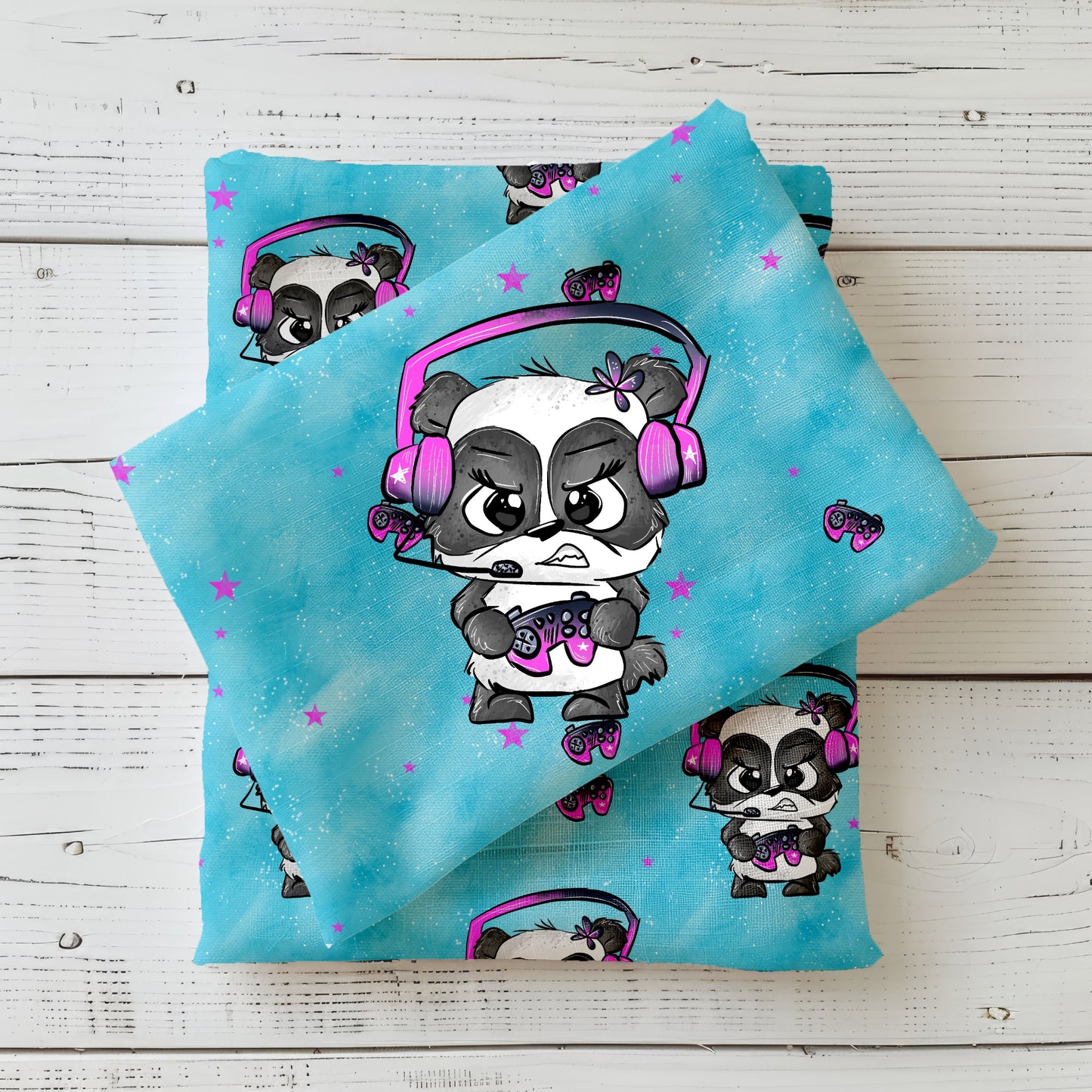 Gamer Panda Stoffpanel „Zockerpandi“ auf blauem Hintergrund – Jersey & French Terry für Kinderkleidung.