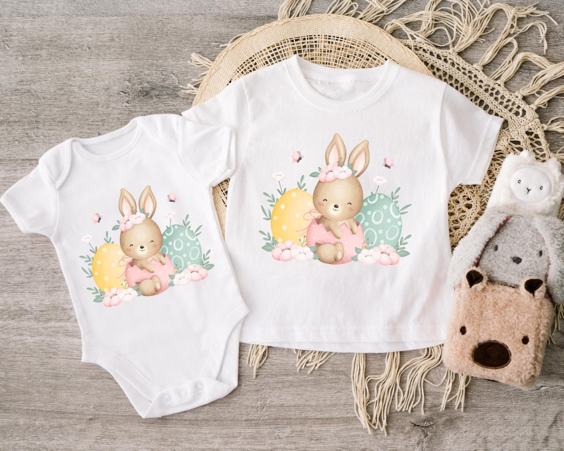 Oster-Bügelbild für Kinderkleidung – Hase mit bunten Frühlingsdetails.