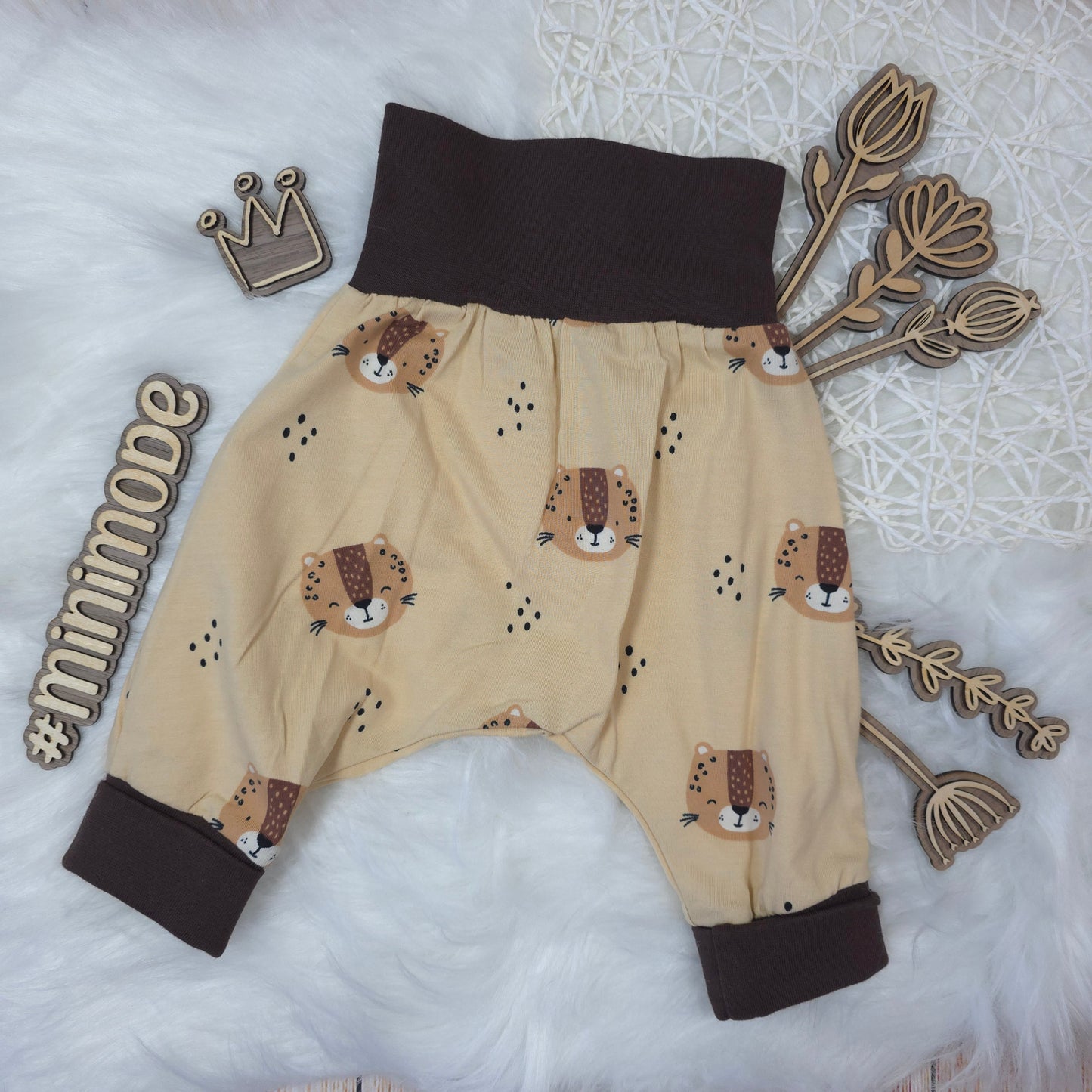 Baby Pumphose 62 68 mit Leoparden Muster aus Jersey braun beige handgemacht