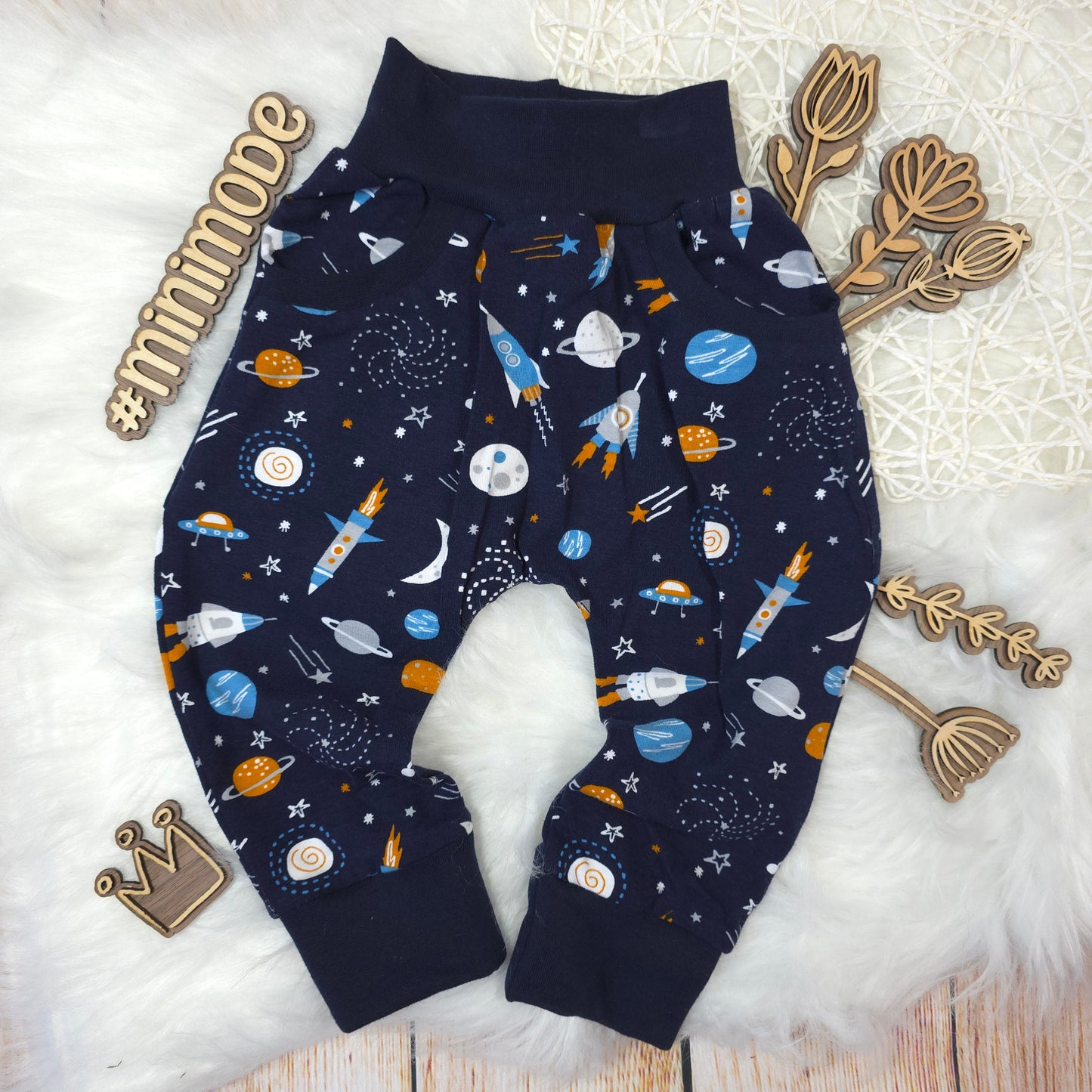 Baby Pumphose Größe 68 Weltraum mit Taschen Jersey dunkelblau handgemacht
