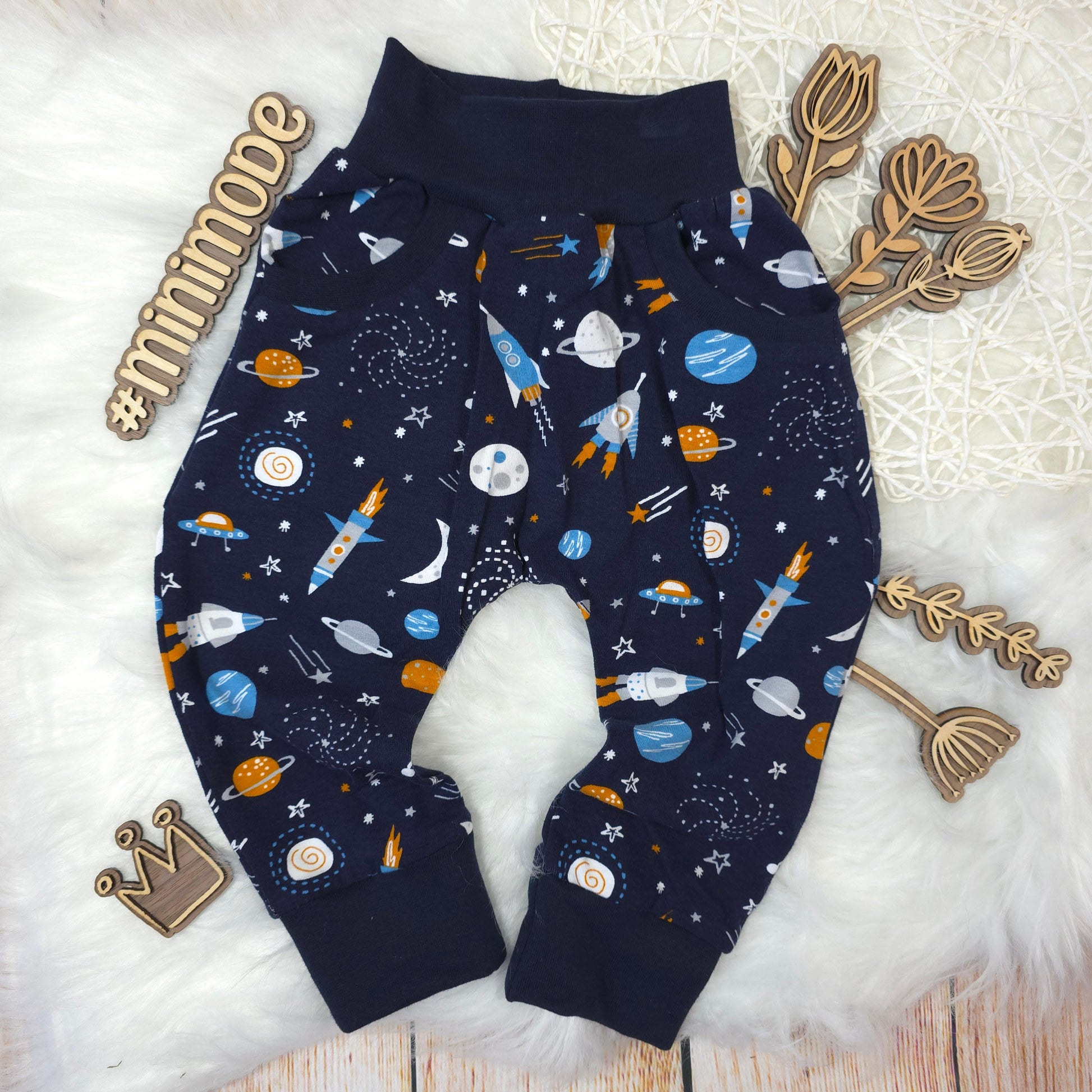 Baby Pumphose Größe 68 Weltraum mit Taschen Jersey dunkelblau handgemacht