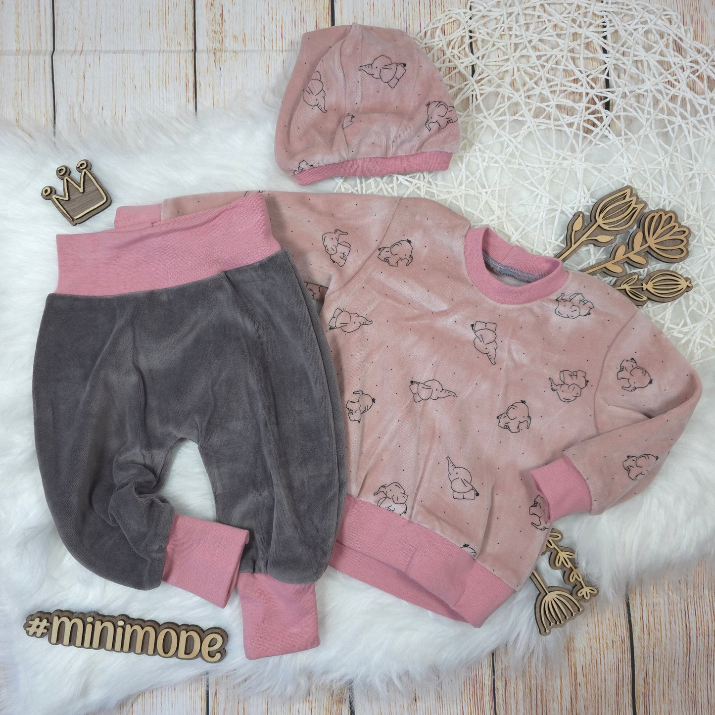Baby Set 62 Elefanten aus Nicki mit Pullover Hose und Mütze handgemacht rosa grau