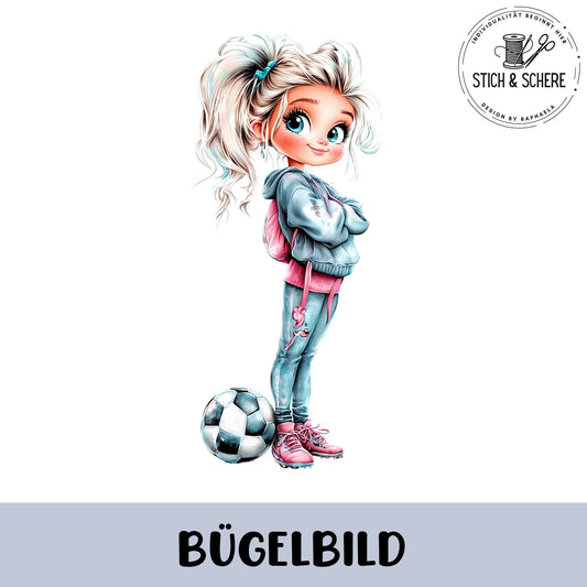 Bügelbild mit selbstbewusstem Mädchen mit Fußball im sportlichen Outfit in 10 oder 15 cm.