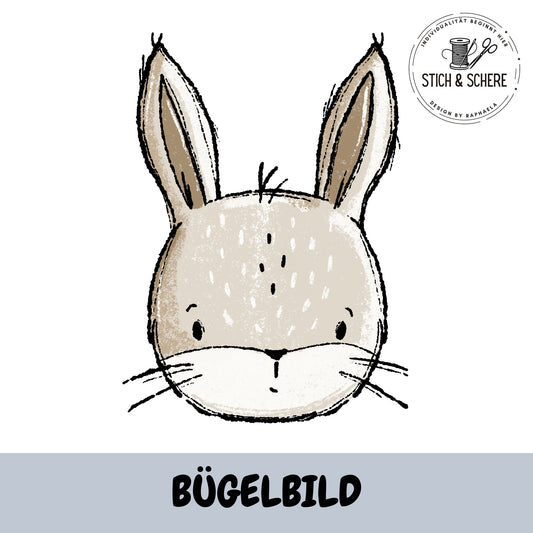 Illustration eines Hasengesichts mit langen aufgerichteten Ohren in sanften Naturtönen auf hellem Hintergrund.