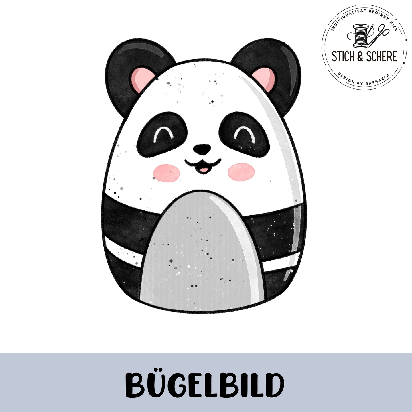 „Freigestelltes Bügelbild: rundlicher Panda in Schwarz-Weiß mit rosa Wangen und freundlichem Gesicht; kindliche Illustration.“