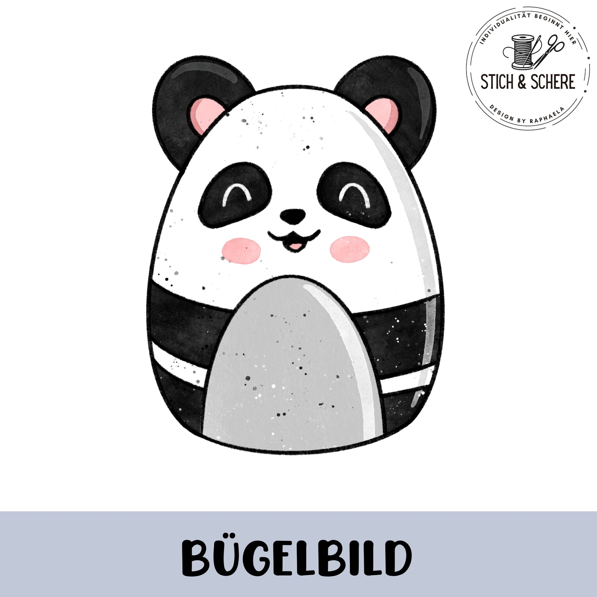 „Freigestelltes Bügelbild: rundlicher Panda in Schwarz-Weiß mit rosa Wangen und freundlichem Gesicht; kindliche Illustration.“