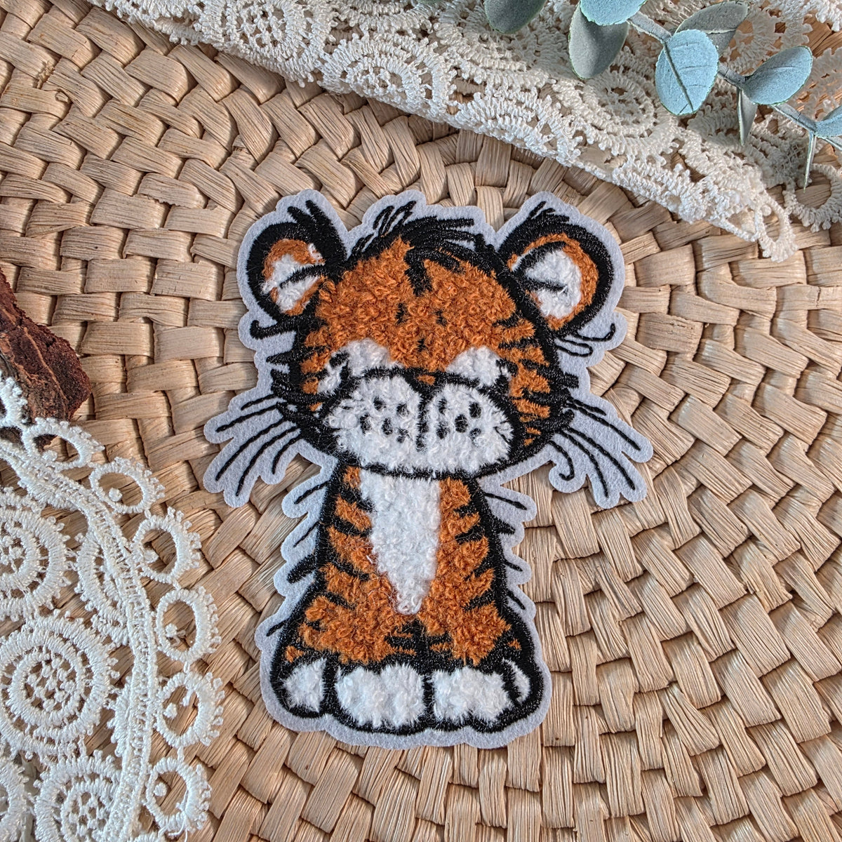 Chenille Patch Tigerfreund von Katzengold-Design – niedlicher orange-schwarzer Tiger, ca. 10 cm