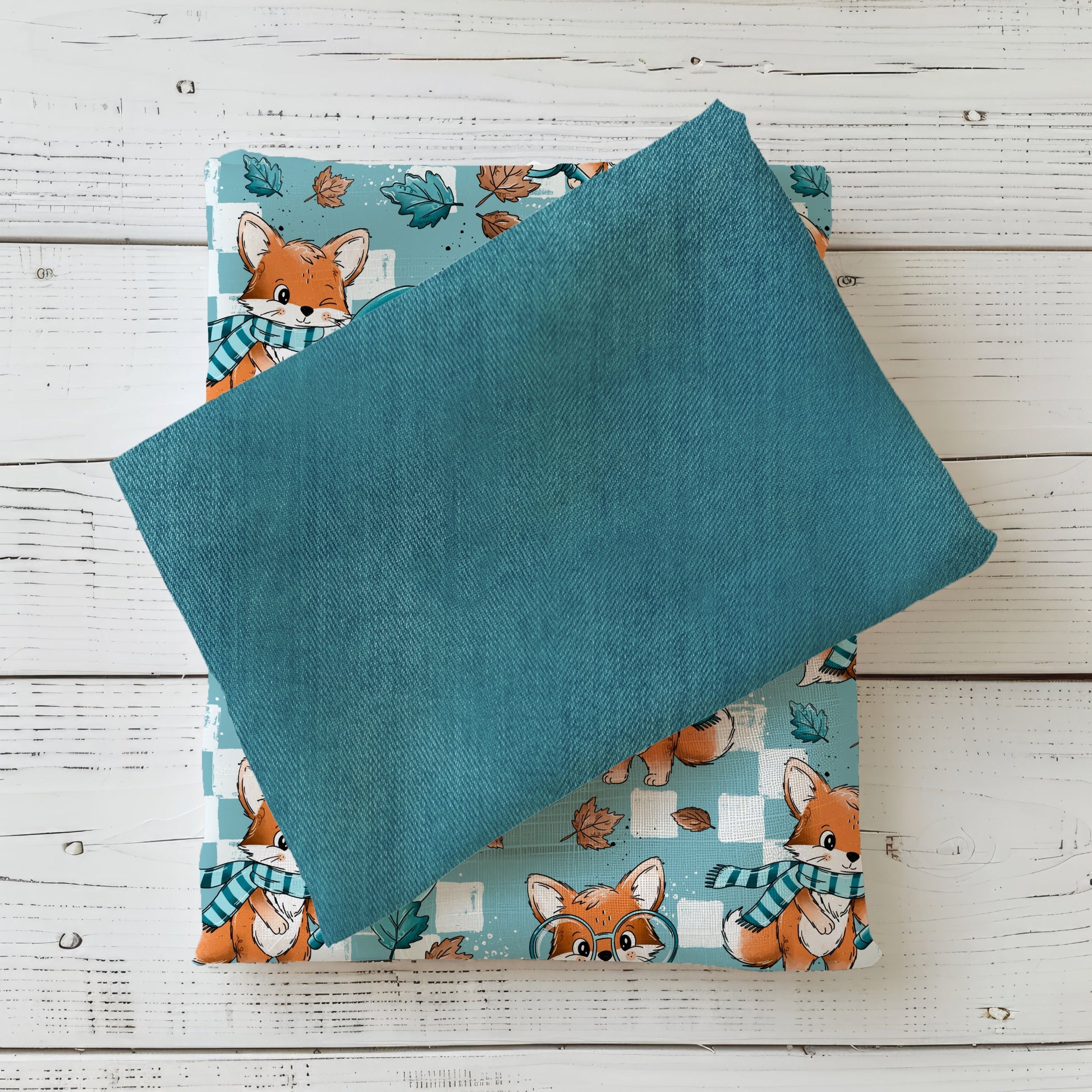 Denim Aquablau als Kombistoff zu Fuchsdesign – French Terry im Reaktivdruck