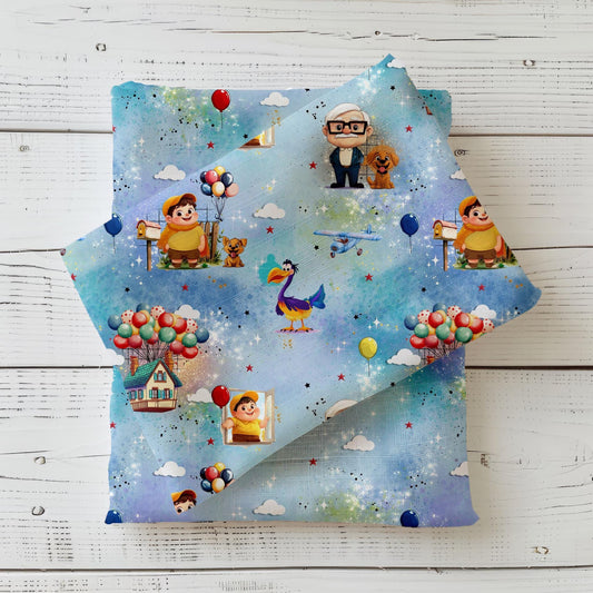 Fliegende Träume Kinderstoff mit Ballons, Wolken & magischem Himmel.