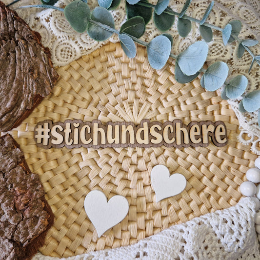  Dein Name als Hashtag
🌟 Einzigartig wie du – dein persönlicher Holz-Hashtag mit deinem Namen.
Maße passen sich der Namenslänge an – perfekt für Flatlays &amp; Produktfotos.