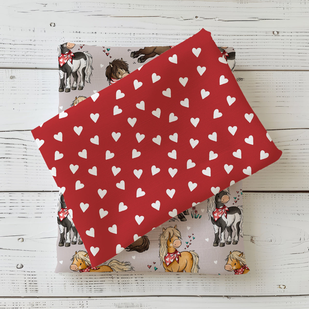 Herzenliebe Rot als Kombistoff zu Pferdehorde Taupe von Katzengold-Designs – Reaktivdruck