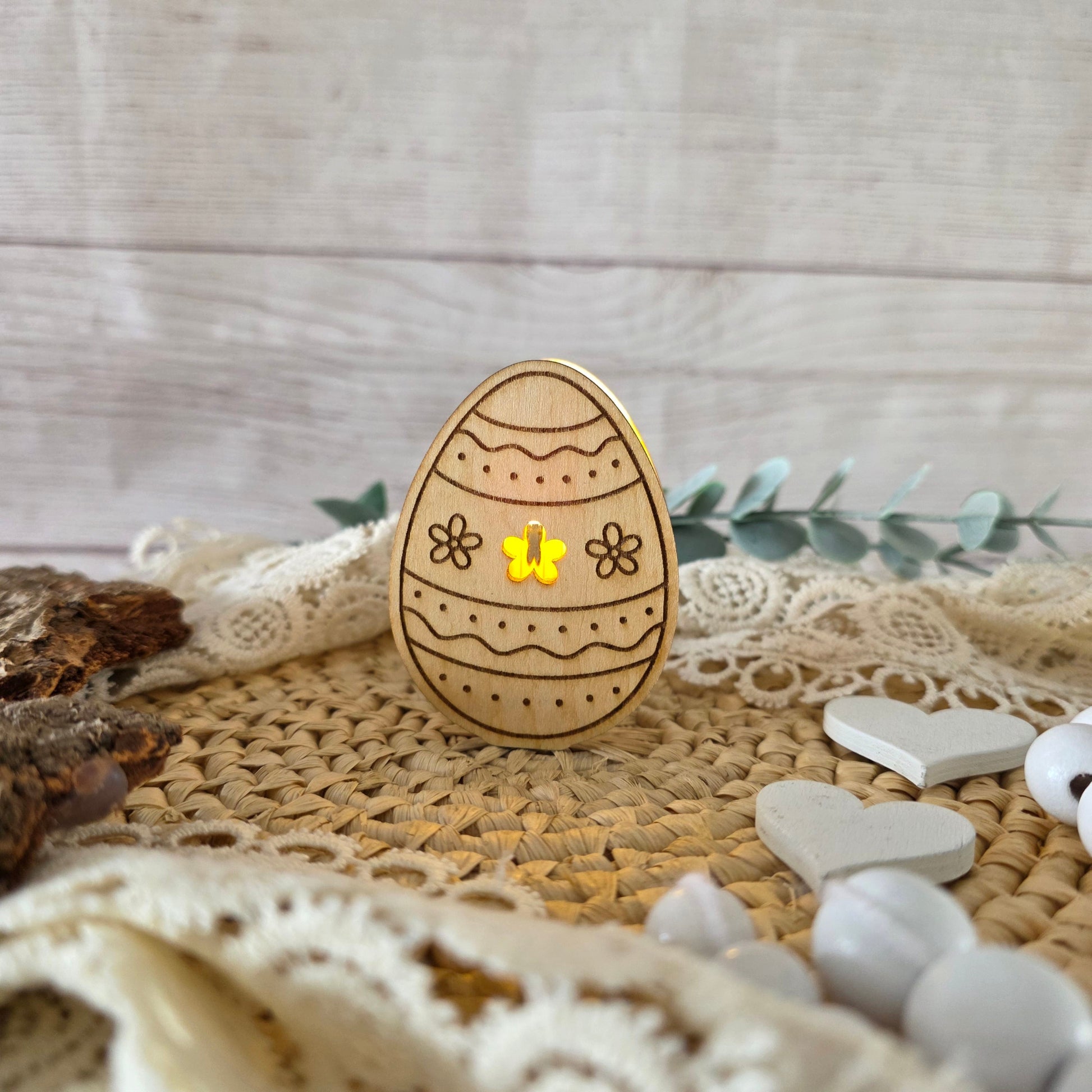 Oster-Ballonlicht Ei aus Holz mit LED als liebevolle Osterdekoration