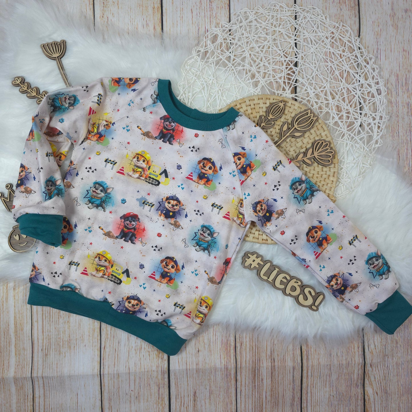 Kinder Pullover Größe 110 Helden Hunde Design French Terry handgemacht