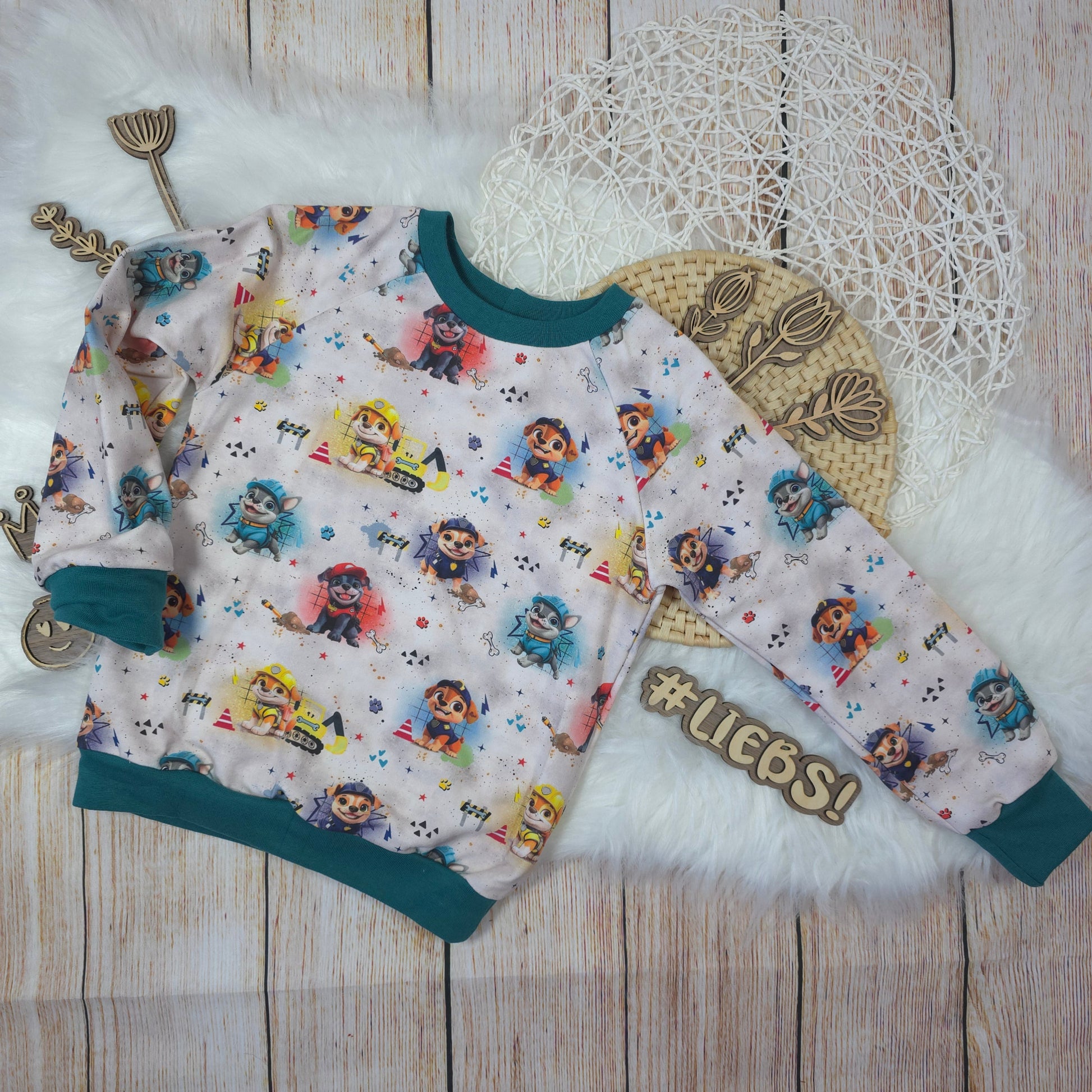 Kinder Pullover Größe 110 Helden Hunde Design French Terry handgemacht