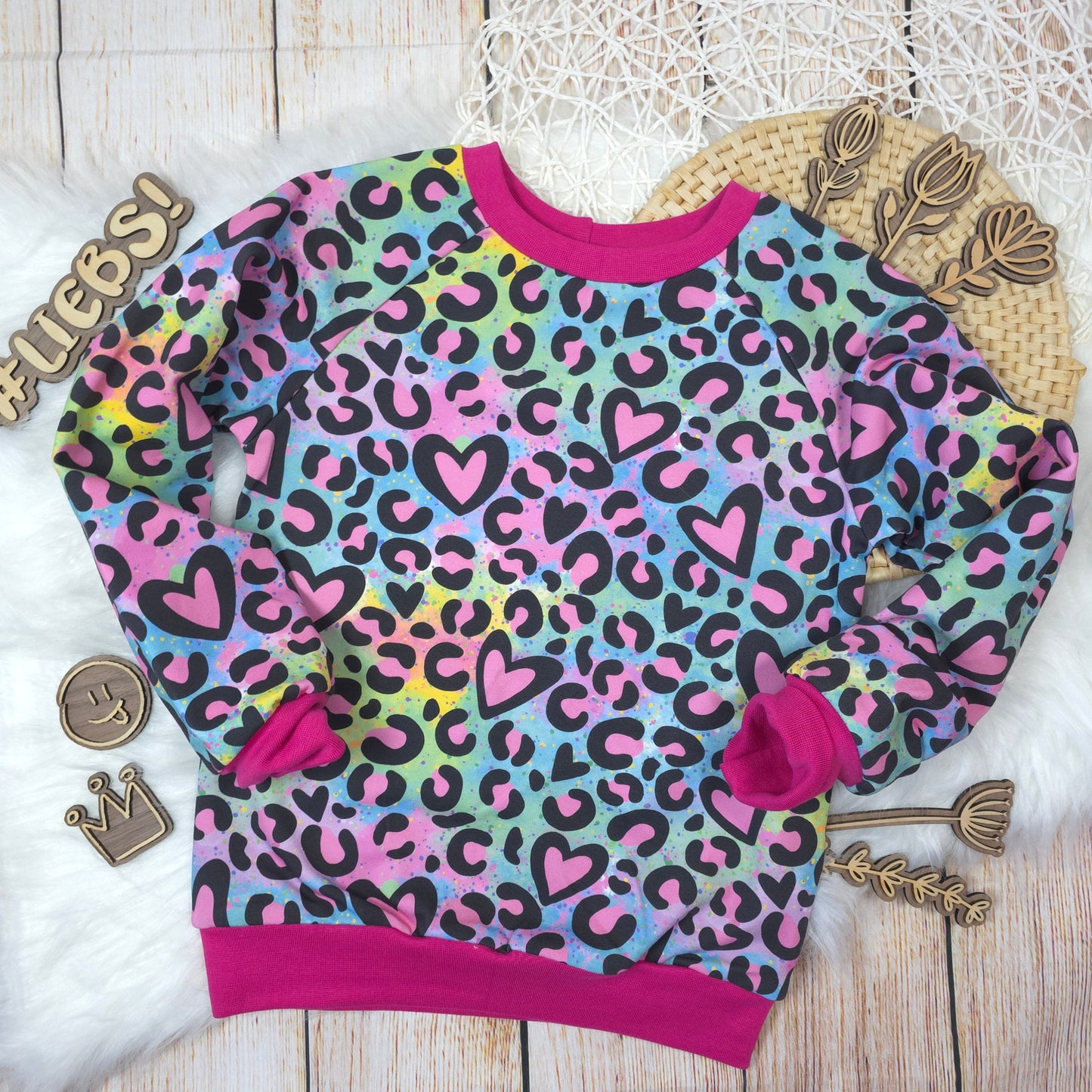 Kinder Pullover Größe 116 Leo Herzen bunt French Terry handgemacht