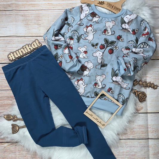 Handgenähtes Kinder Set Erdbeermäuse mit Pullover aus French Terry und dunkelblauer Leggings in Größe 110/116