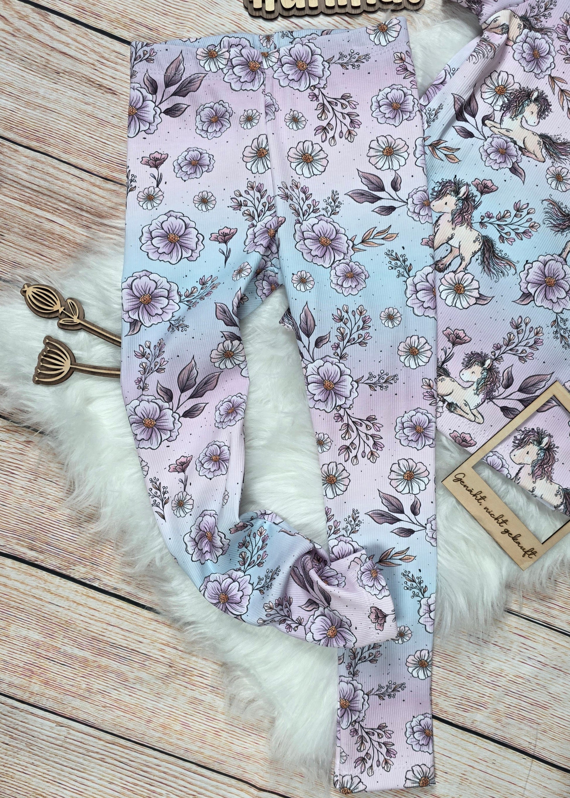 Rip-Leggings Flower Pony Kombi aus Rip-Jersey in Größe 122 mit Blumenmotiv passend zum Shirt