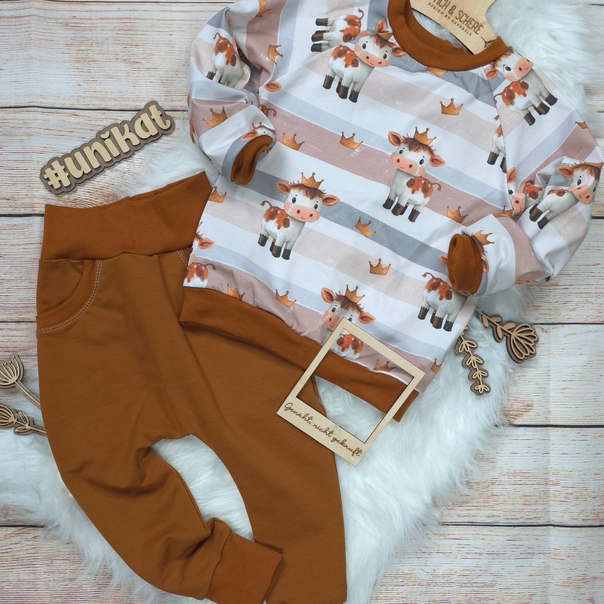 Handgenähtes Kinder Set Kuh König in Größe 104 mit Jersey-Pullover und passender French-Terry-Pumphose