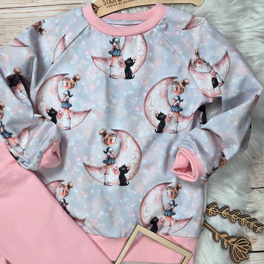 Kinder Pullover Cozy Lines aus Jersey mit Mondzauber & Sternenglanz Design in Größe 110