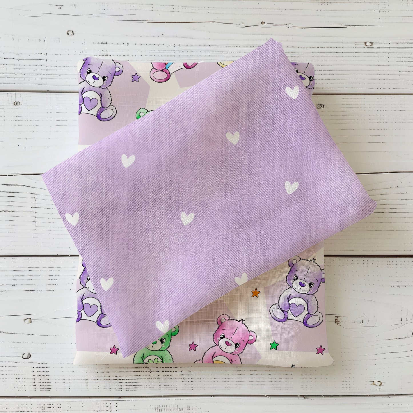 Lavendelfarbener Stoff im Jeanslook mit Herzmuster für Kinderkleidung