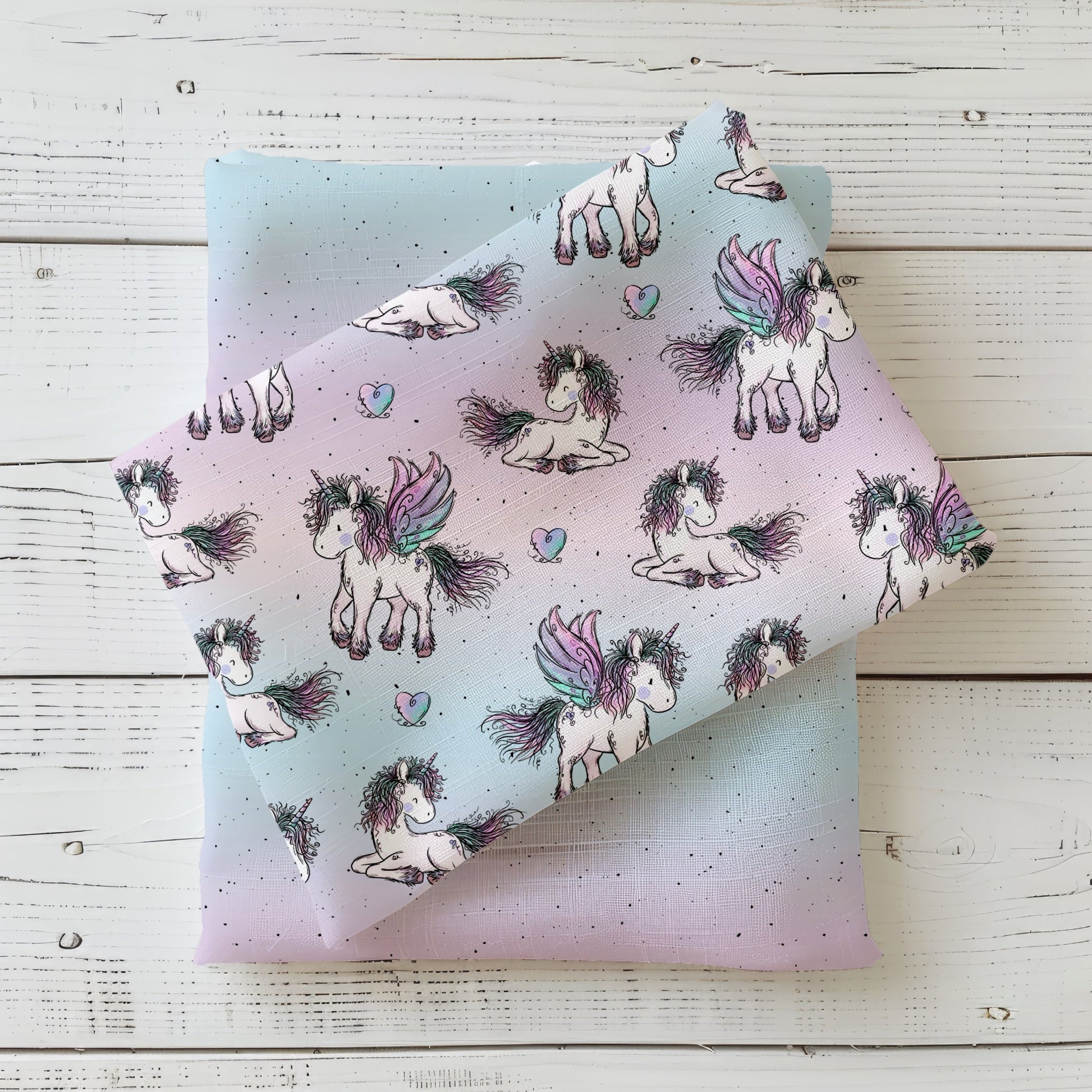 Einhornzeit – zauberhaftes Einhorn-Design mit Flügeln und Herzen, illustriert von Katzengold-Designs