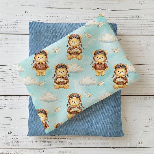 Pilotenbär Stoff kombiniert mit passendem Jeansblau für kreative Kinderkleidung.