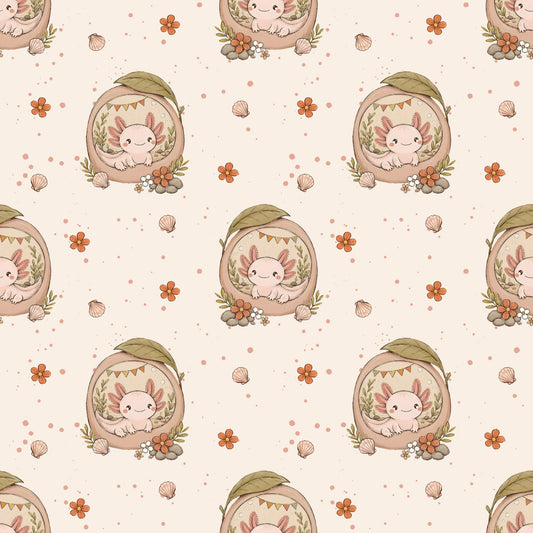 Nahtlose Stoffansicht von Axolotlträumchen Apricot mit kleinen Axolotl in gemütlichen Verstecken, Blüten und Muscheln auf apricot-beigem Hintergrund.