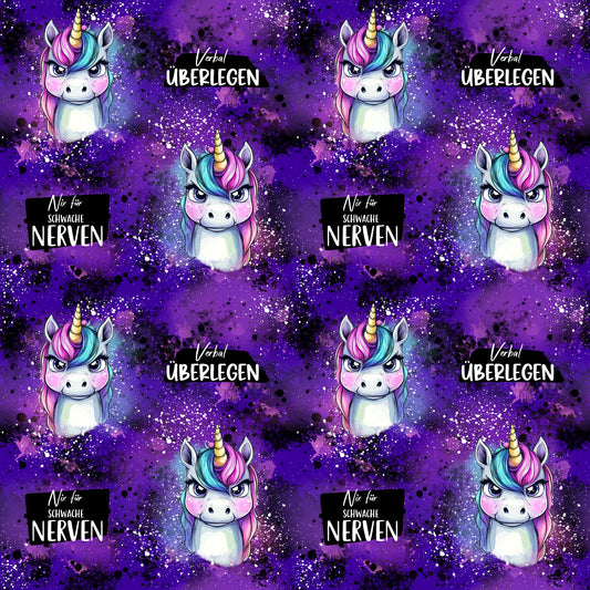 Stoffkachel „Grumpycorn – Lila“ mit frechem Einhorn-Motiv auf lila Hintergrund, ideal für Kinder- und Teen-Outfits.