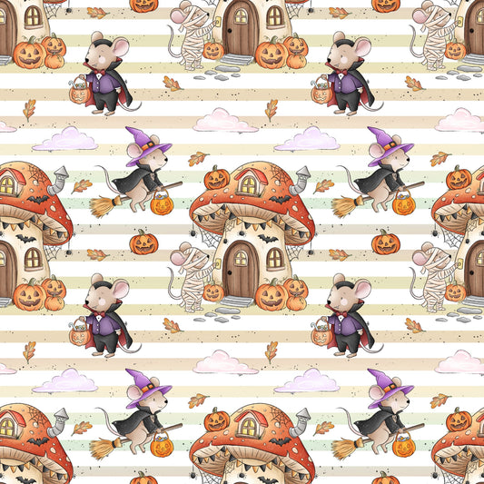 Nahtloses Stoffdesign „Halloweenmäuse“ mit verkleideten Mäusen, Kürbissen, Fledermäusen und Pilzhäusern auf einem hell gestreiften Hintergrund.
