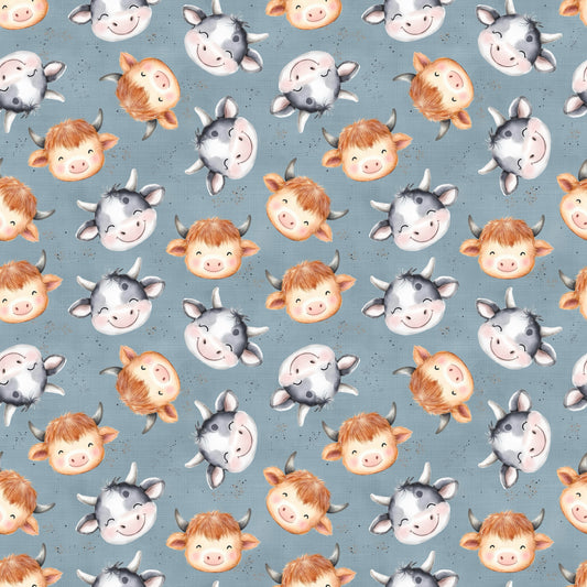 Wiederholendes Muster aus fröhlichen Kuhgesichtern auf blaugrauem Hintergrund – Design „Kuhkumpels“.