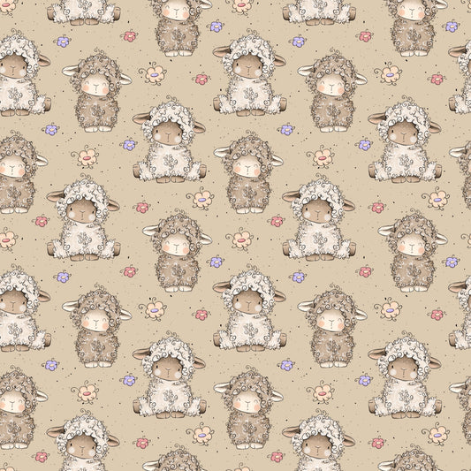 Detailansicht der Stoffmeterware „Lämmchen“ mit gleichmäßig verteilten Lämmchen-Motiven, kleinen Blüten und feinen Sprenkeln auf warmem Beigeton. Das Design wirkt ruhig, harmonisch und besonders geeignet für Baby- und Kinderkleidung. Design von Katzengold-Designs.