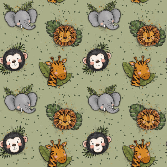 Safari Stoff Salbei mit Löwe, Elefant, Affe und Giraffe im liebevollen Dschungel-Design.